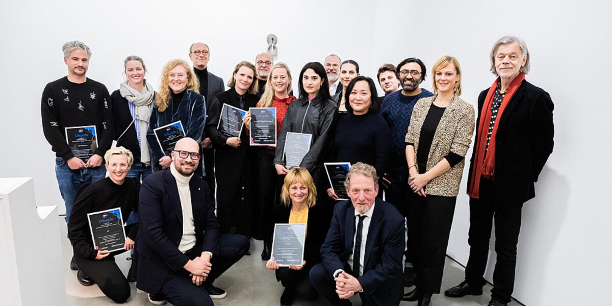 Photo: © Projekt Zukunft / Christoph Soeder Winners of the "Galleries for Future" competition with the competition jury and State Secretary Michael Biel 20.12.2022 Berlin "Galleries for Future" Award