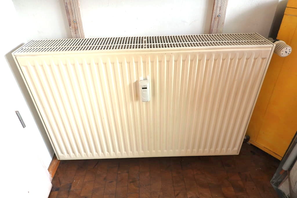 Radiator for heat pump